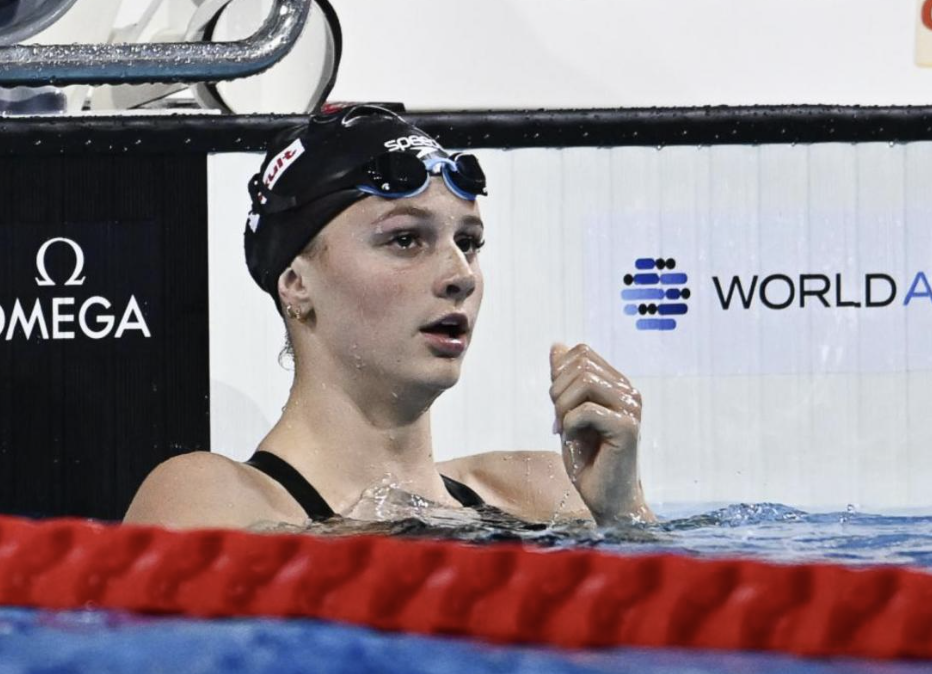 SUMMER MCINTOSH BATE RÉCORD MUNDIAL DE 200 METROS ESTILOS FEMENINO CON TIEMPO DE 2:06.12